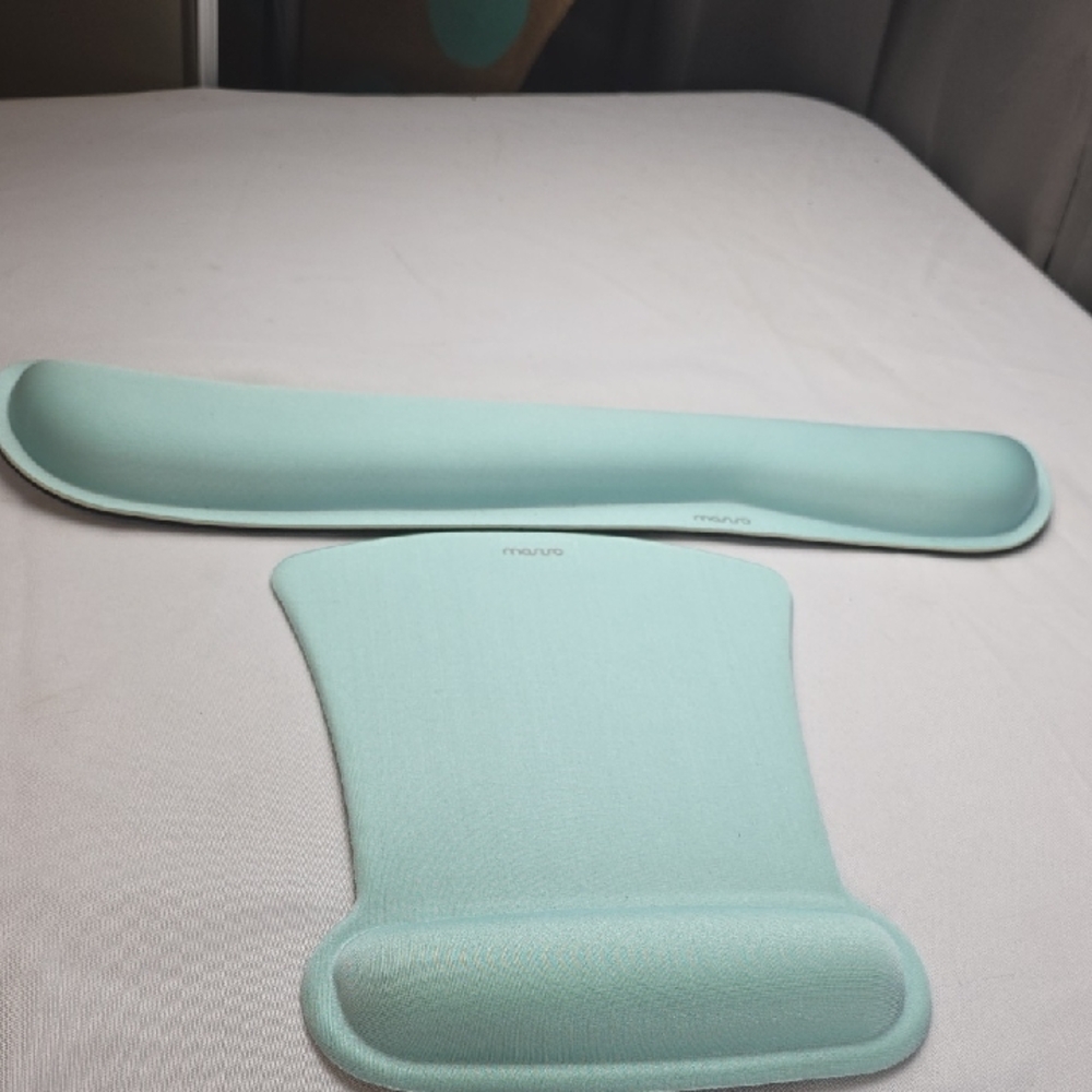Mosiso Computer Wrist/Forearm Rest Mouse Pad Aqua 2 Pieces. NWOT